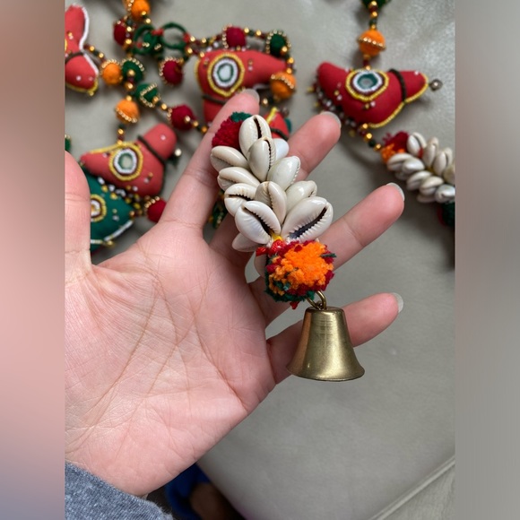 Prosperity Hens Multicolored Fair Trade 84 inches India - Picture 6 of 6